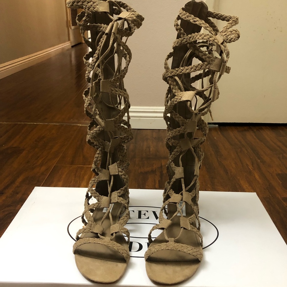 Steve Madden Sammson Gladiator Sandals, size 8.